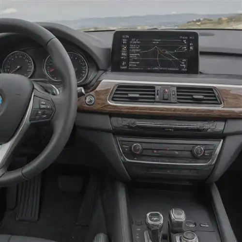 BMW X6 - Discovering the Luxurious and Ergonomic Interior Design of the BMW X6